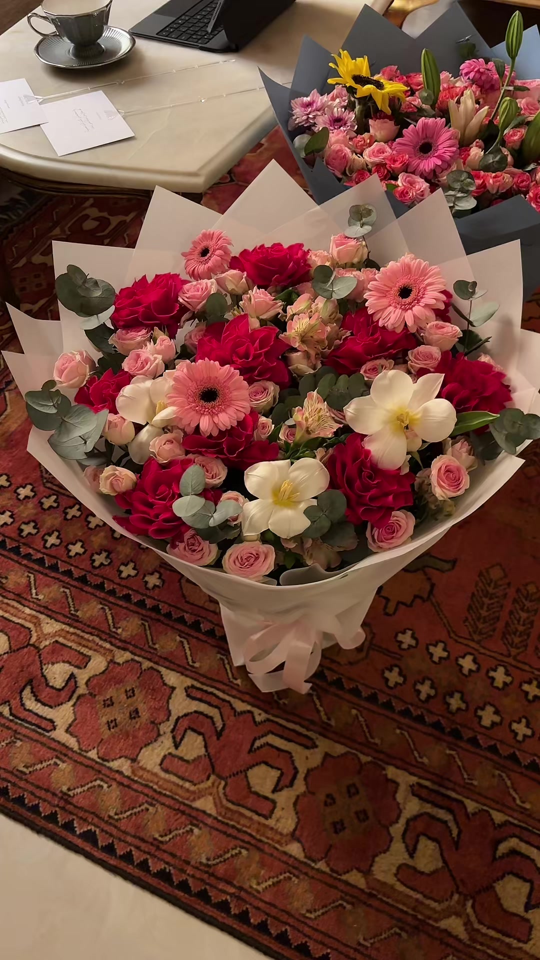 @LYORA FLOWERS | ليورا