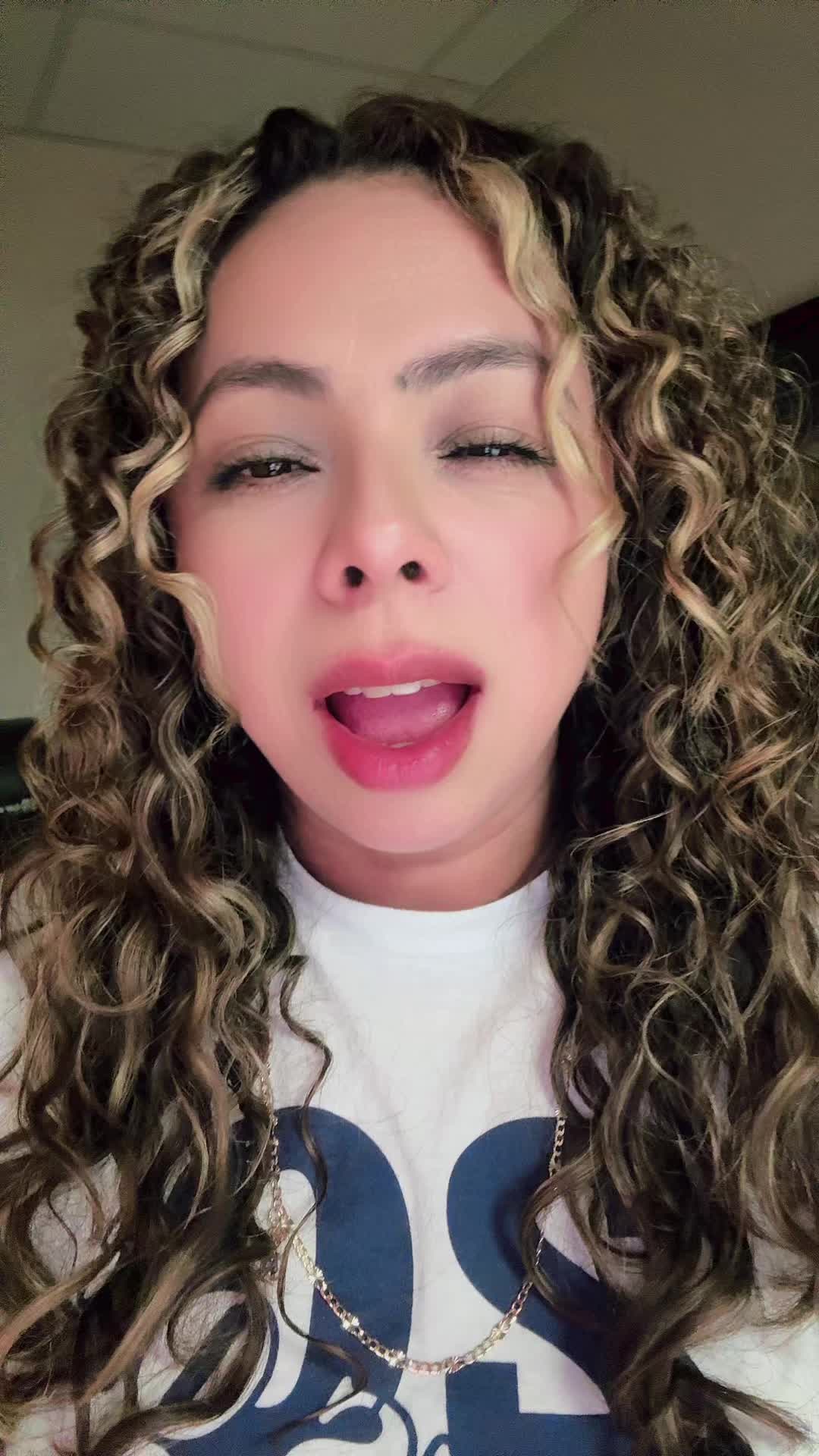 @Estela