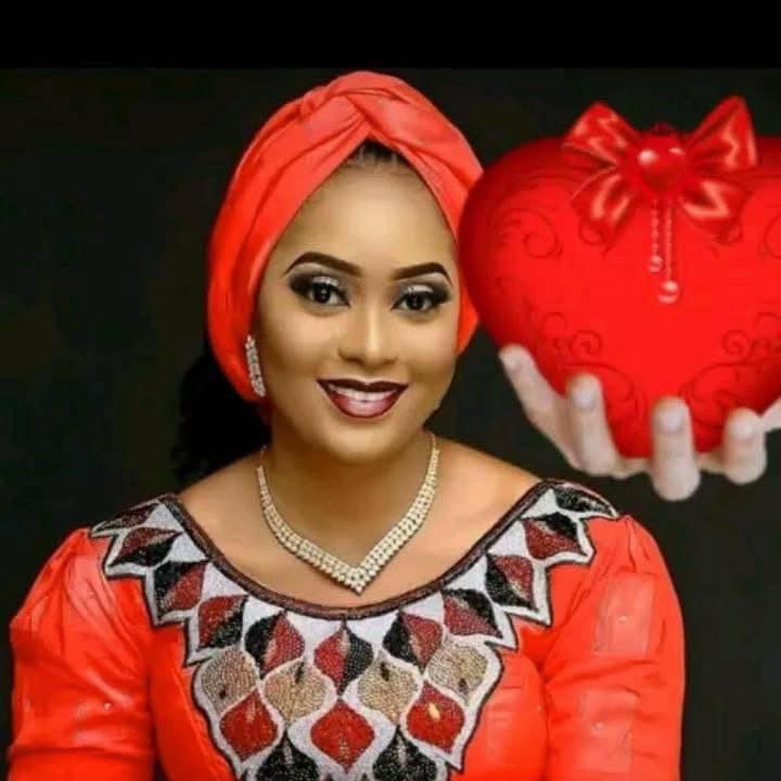 @Lady Miira 🌼