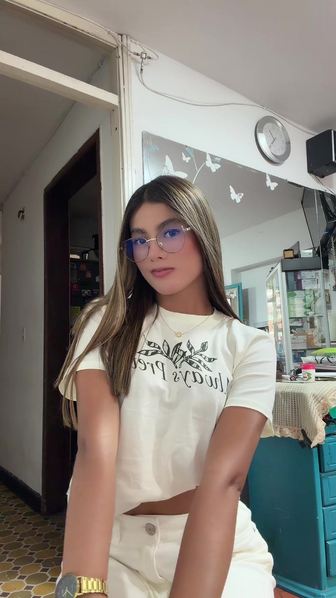 @Laurita