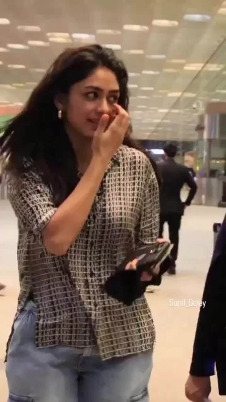 @mrunalthakur