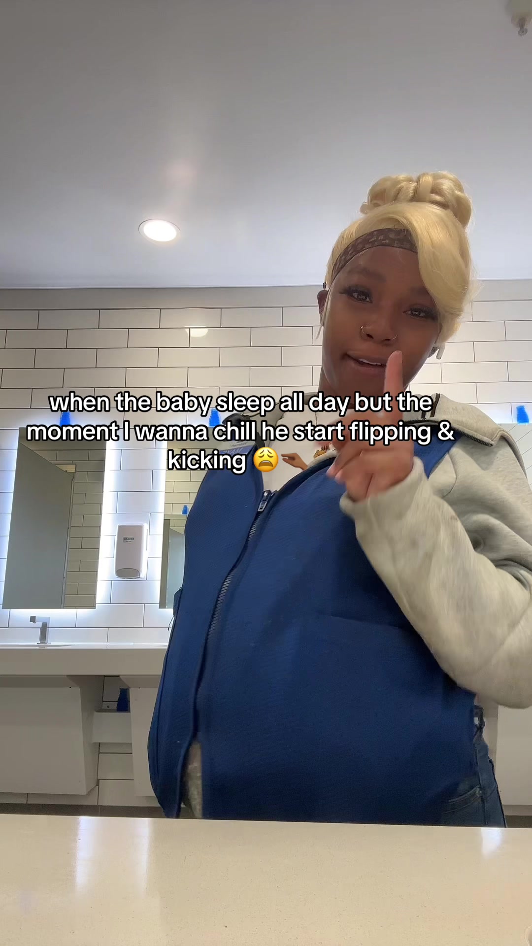 @MAYERAWAXX :)👅
