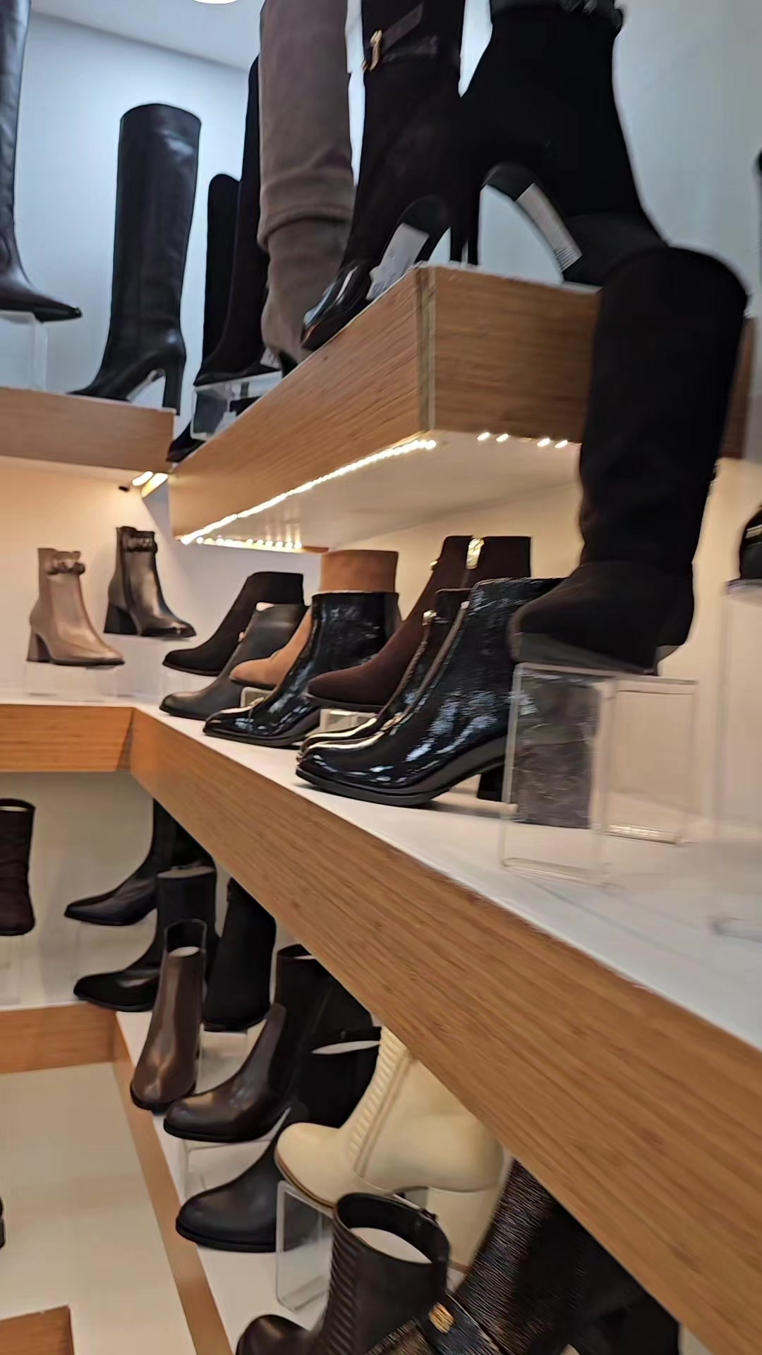 @Laviva_shoes