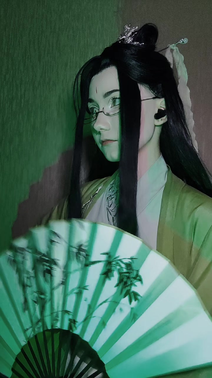 @✧𝐕𝐚𝐥𝐝𝐞 夢 𝐂𝐨𝐬𝐩𝐥𝐚𝐲✧|