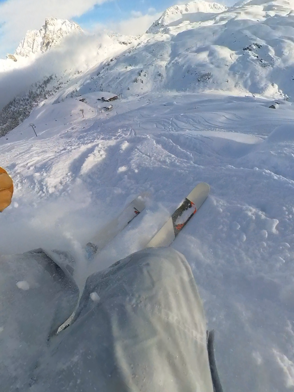 @cam_skis_pow