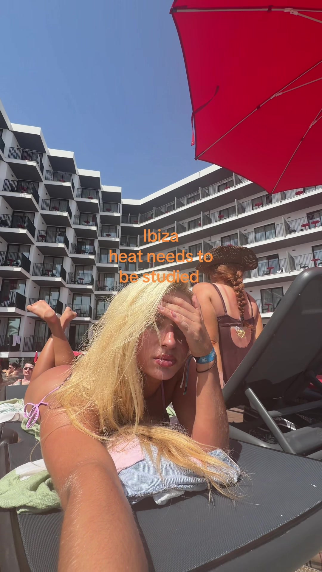 @BelleRosieHoward★
