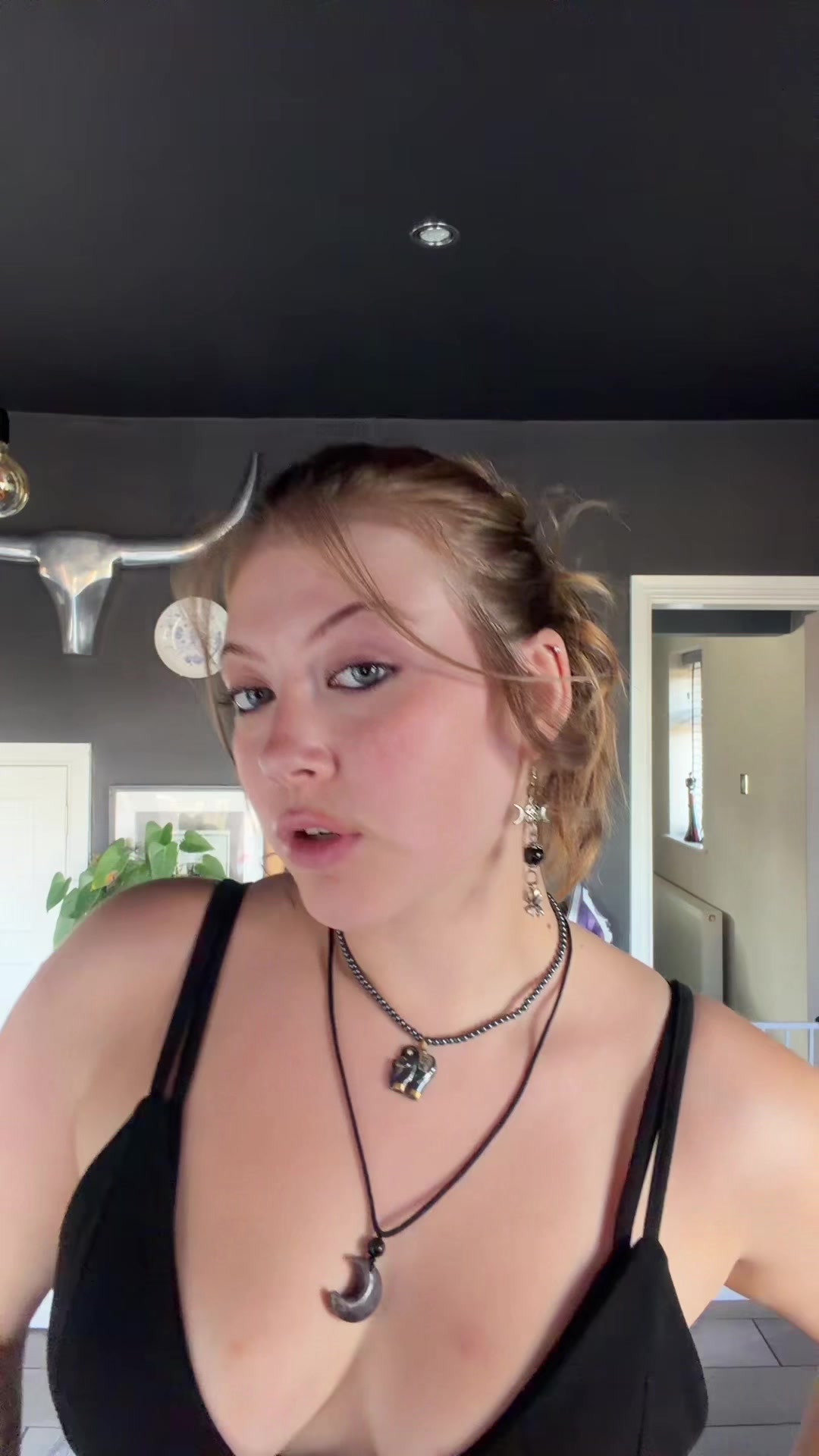 @Evie 🖤