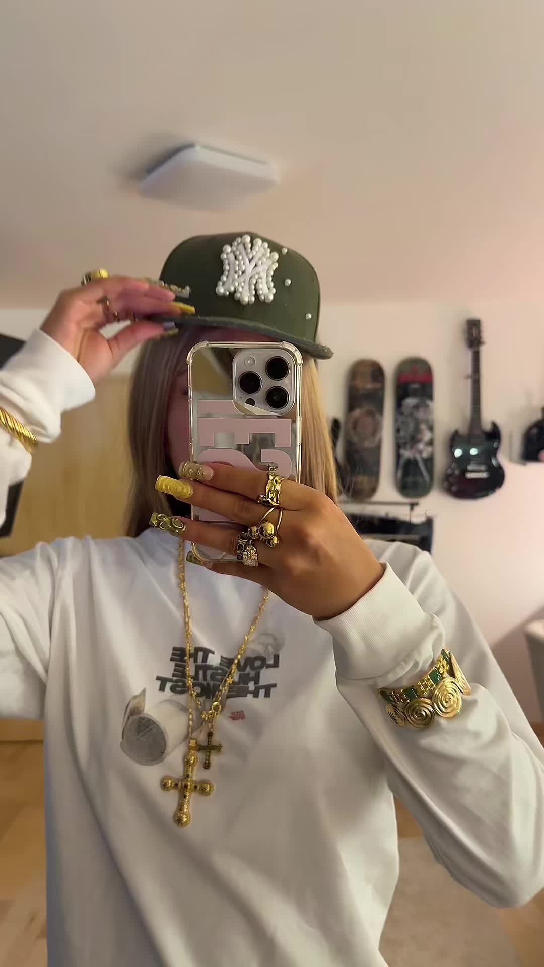 @Isabella