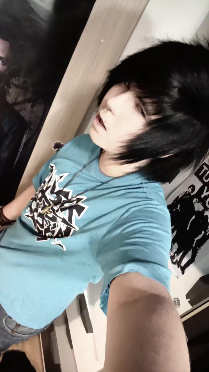 @Victor ⍟.⎊.✪ (｡&acute;-&omega;･) ᶻ 𝗓 𐰁