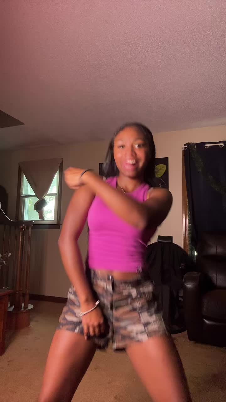 @Y8 🧟&zwj;♀️