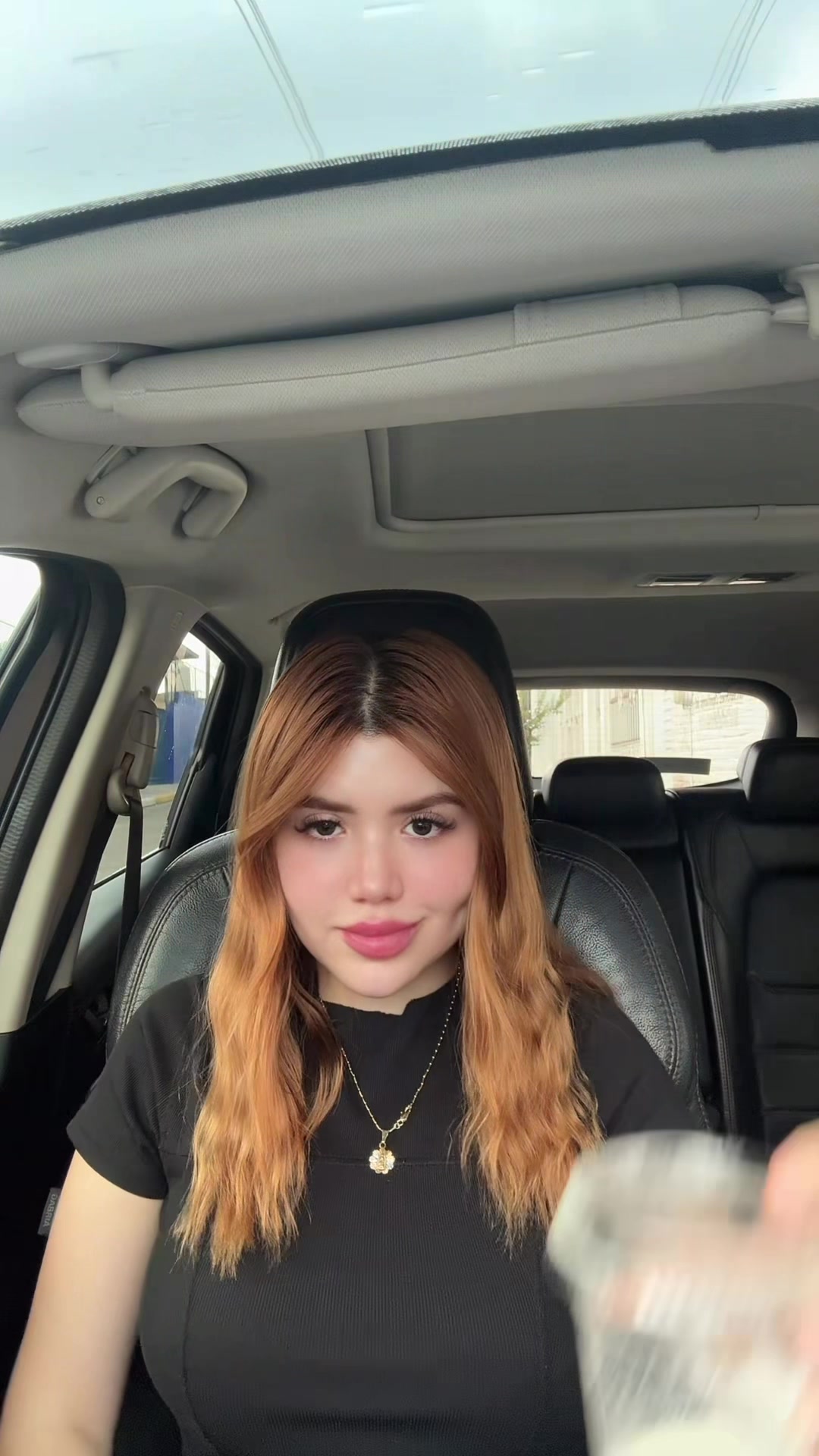 @Moniinay