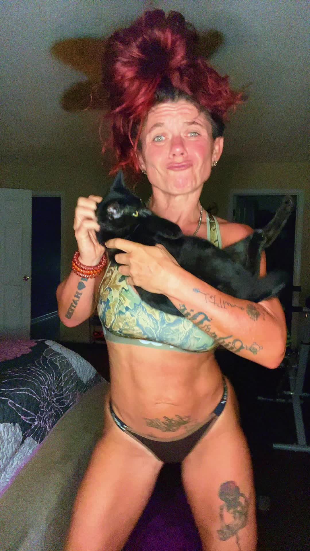@RedneckBaddie