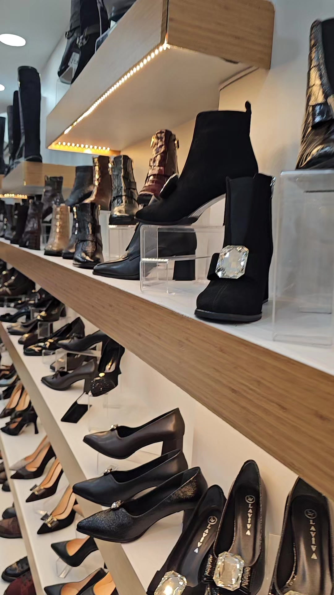 @Laviva_shoes
