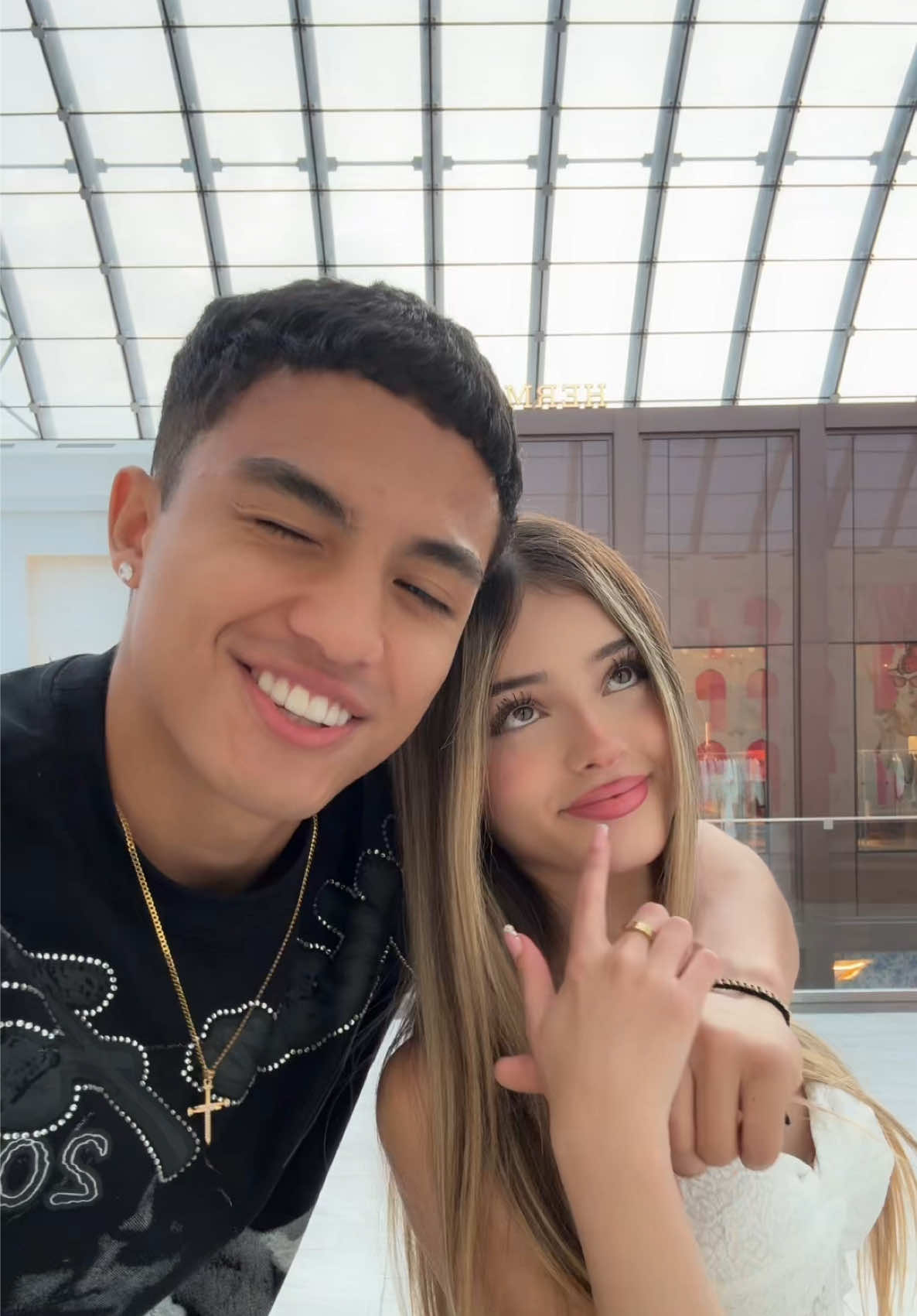 @𝐇𝐮𝐠𝐨 🦦