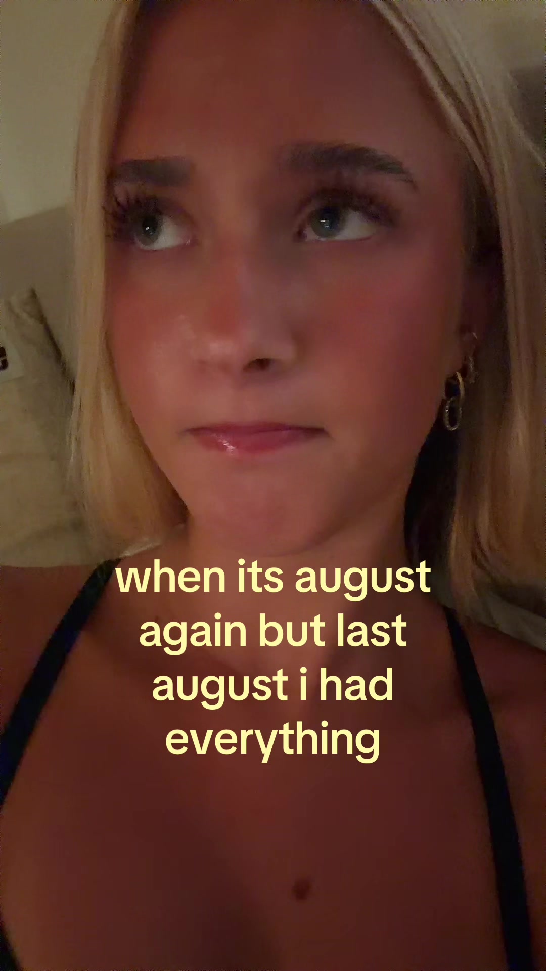 @theelliebarker