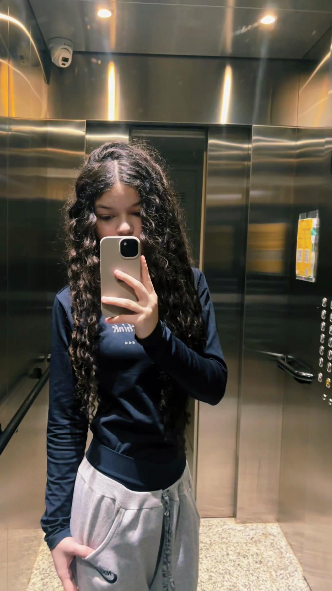 @N&aacute;thaly Kamilly