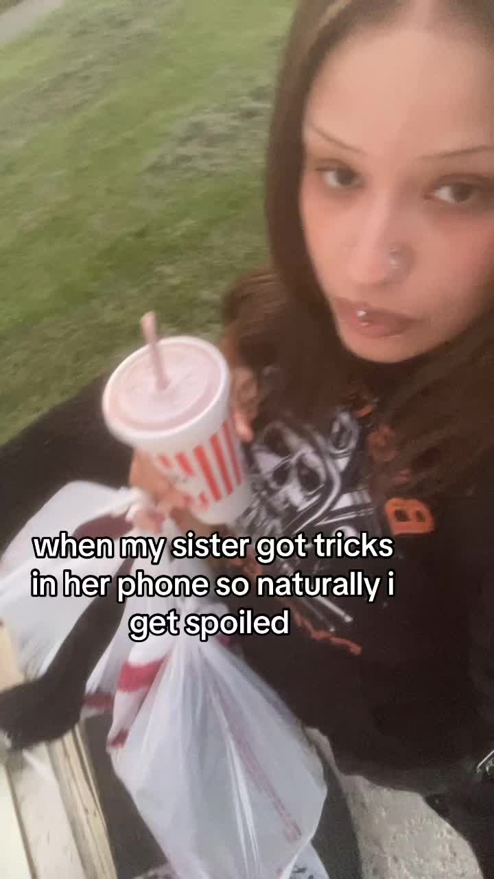 @astoldbymacyra
