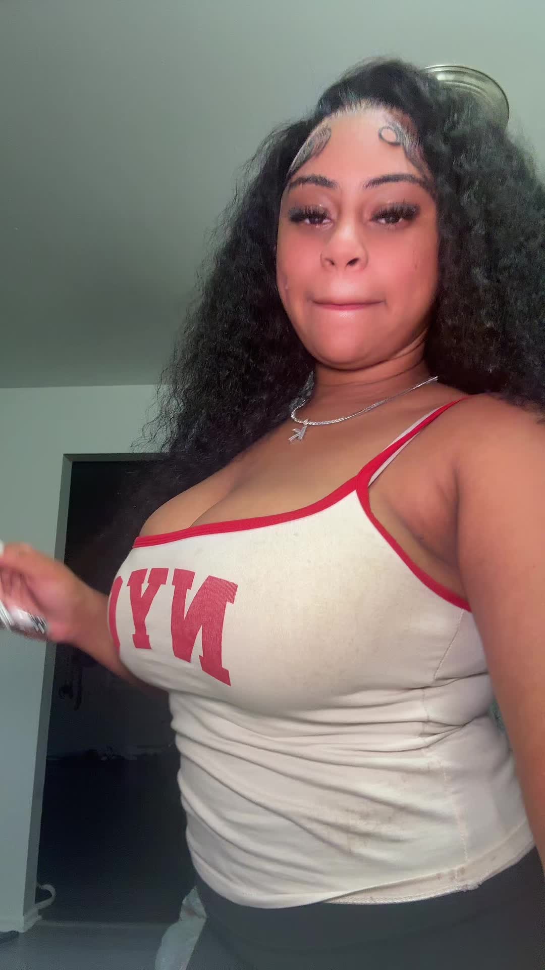 @Kaylalebomb ✨