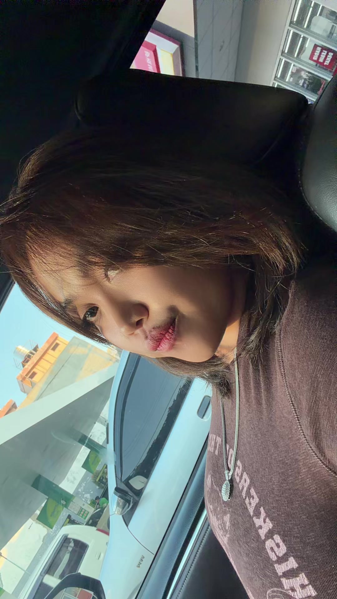 @woshella