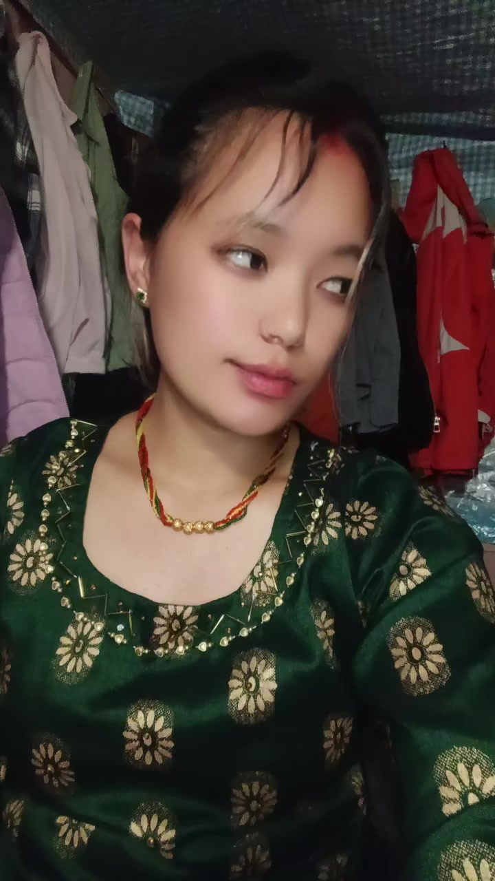 @🌿⃝&beta;Aayushma🇳🇵🇮🇶