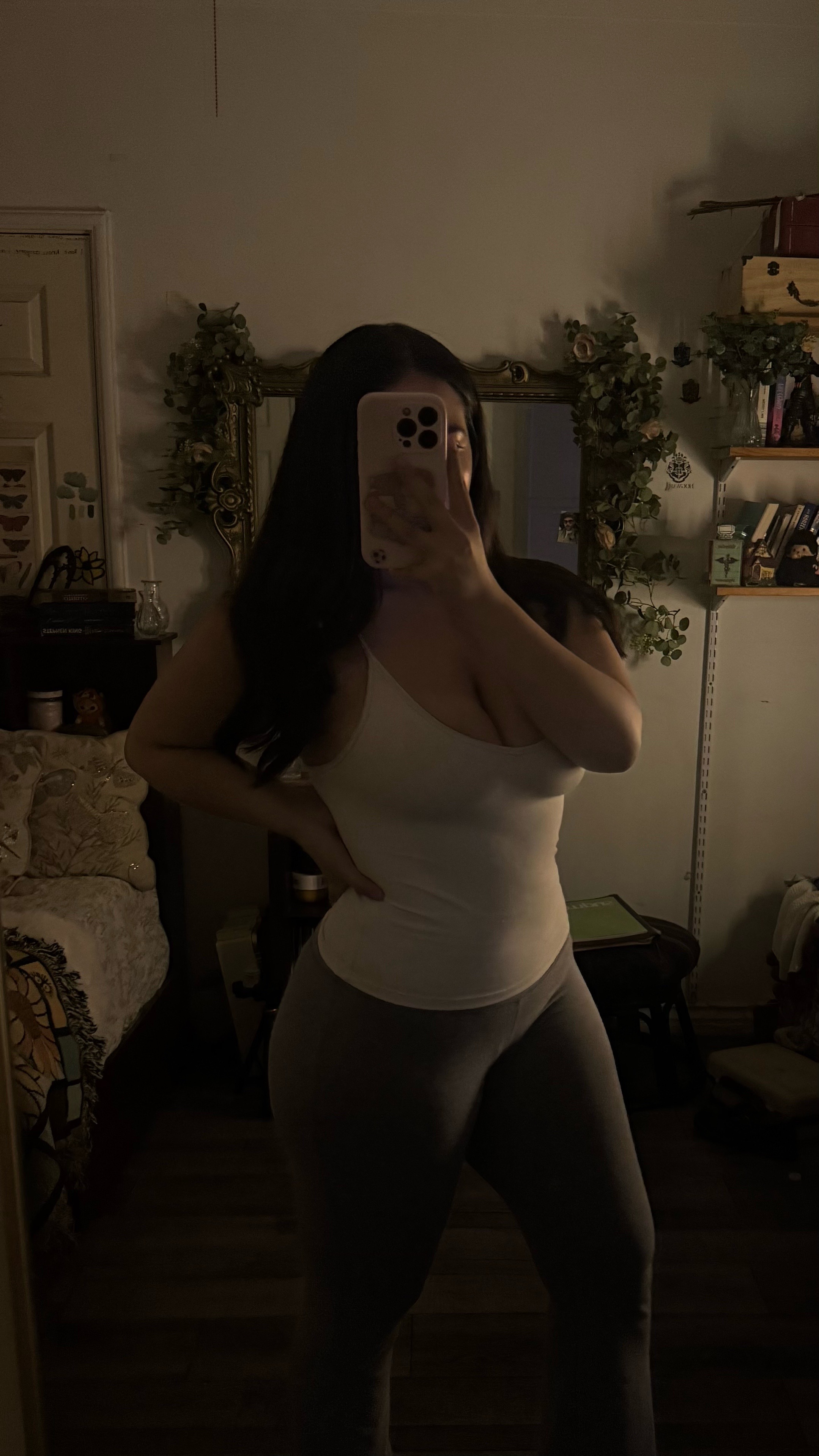 @thevaultofsofia