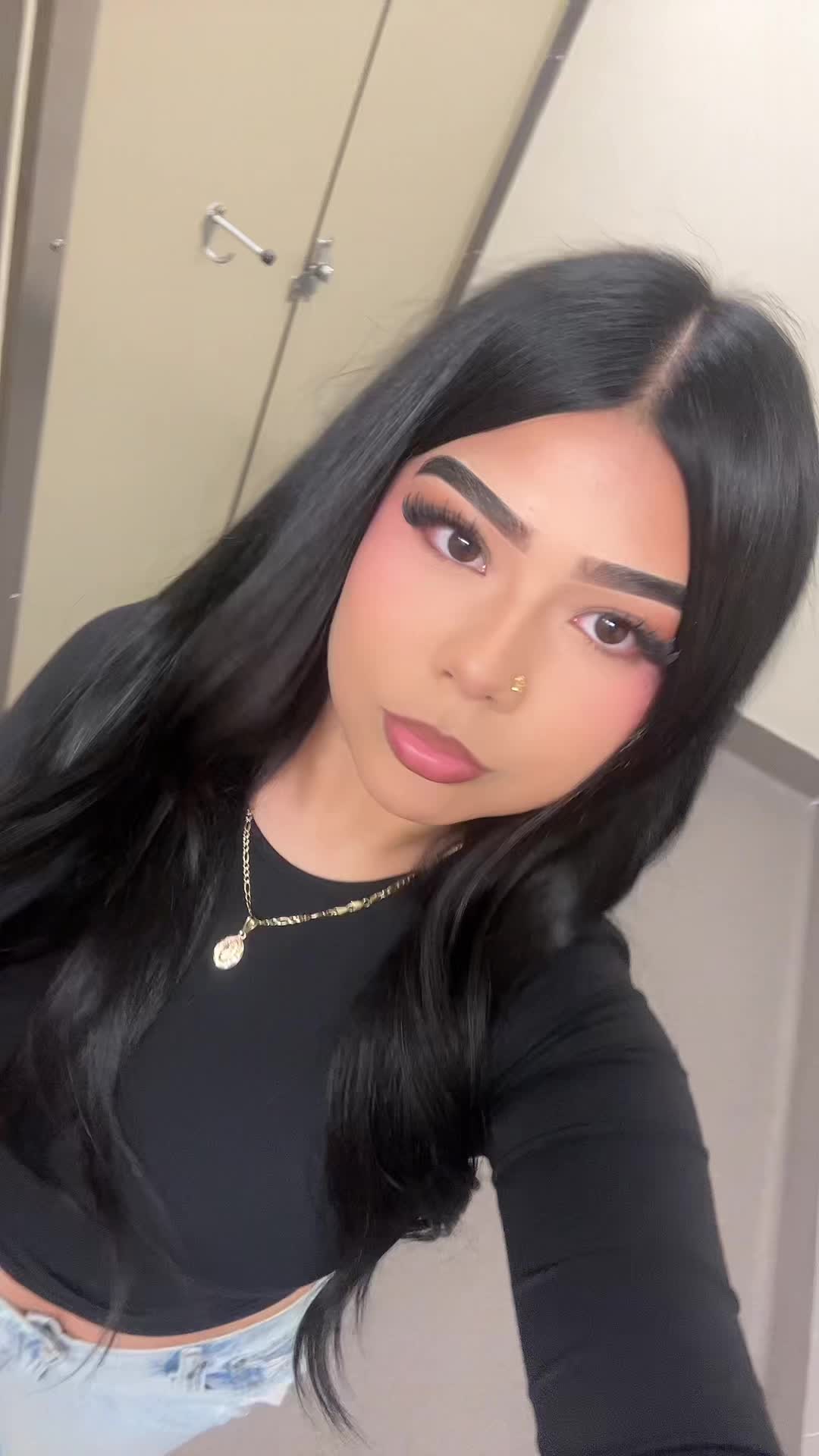 @⃟