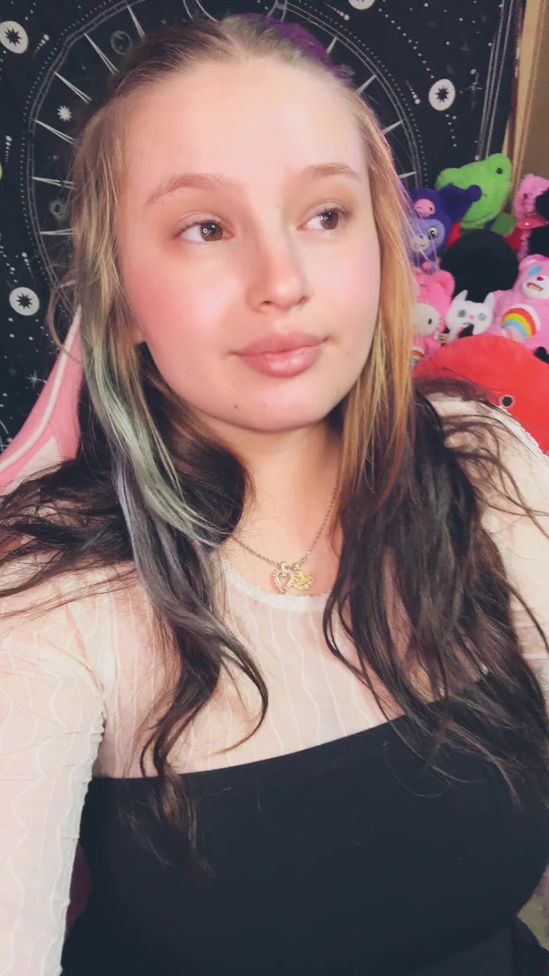 @HannahLovelyTV