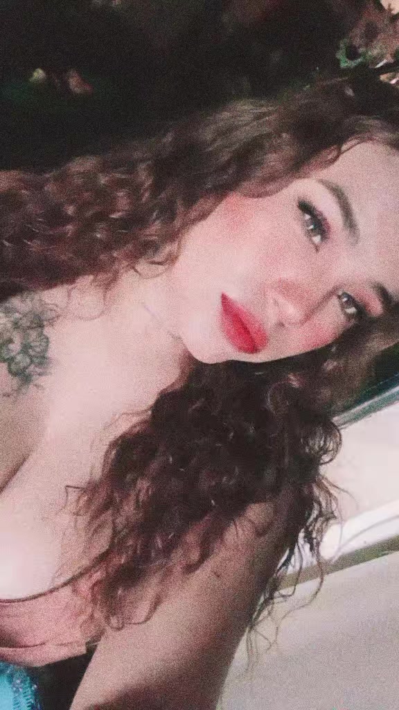 @Dvg🖤🧔🏻&zwj;♀️