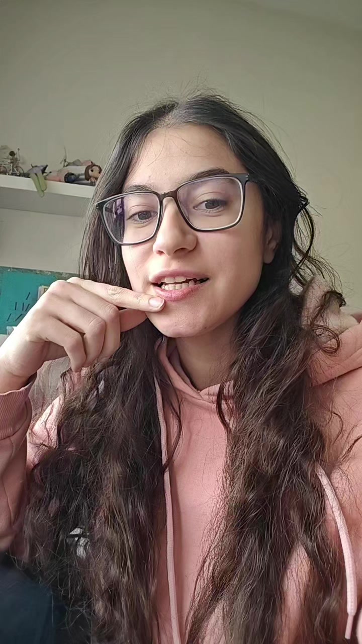 @lamaleluna