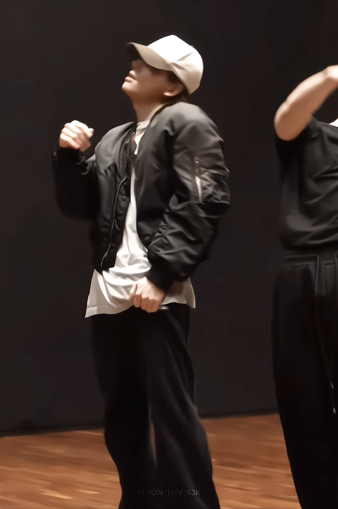 @𝐦𝐨𝐨𝐧.𝐭𝐡𝐯:𝐬𝐣𝐤