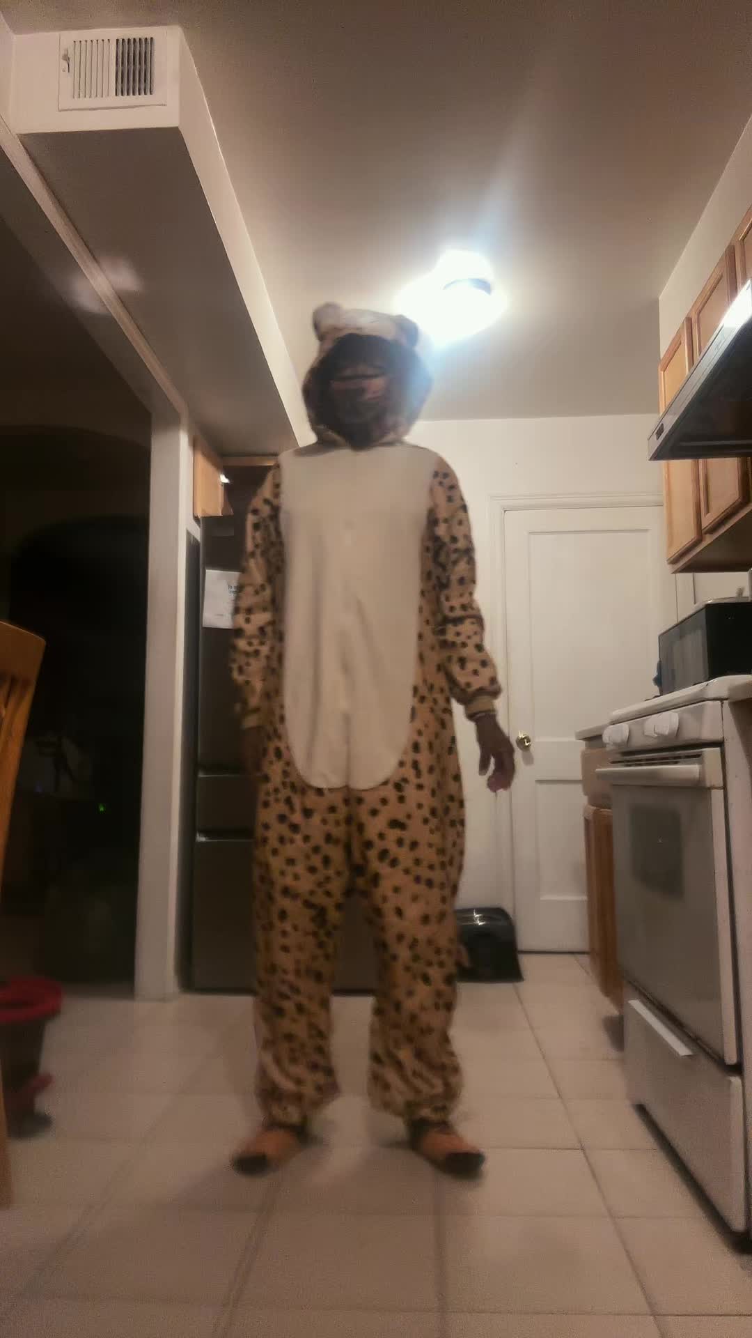 @Cheetahboy615_YT purrs  🐆🐆🐯