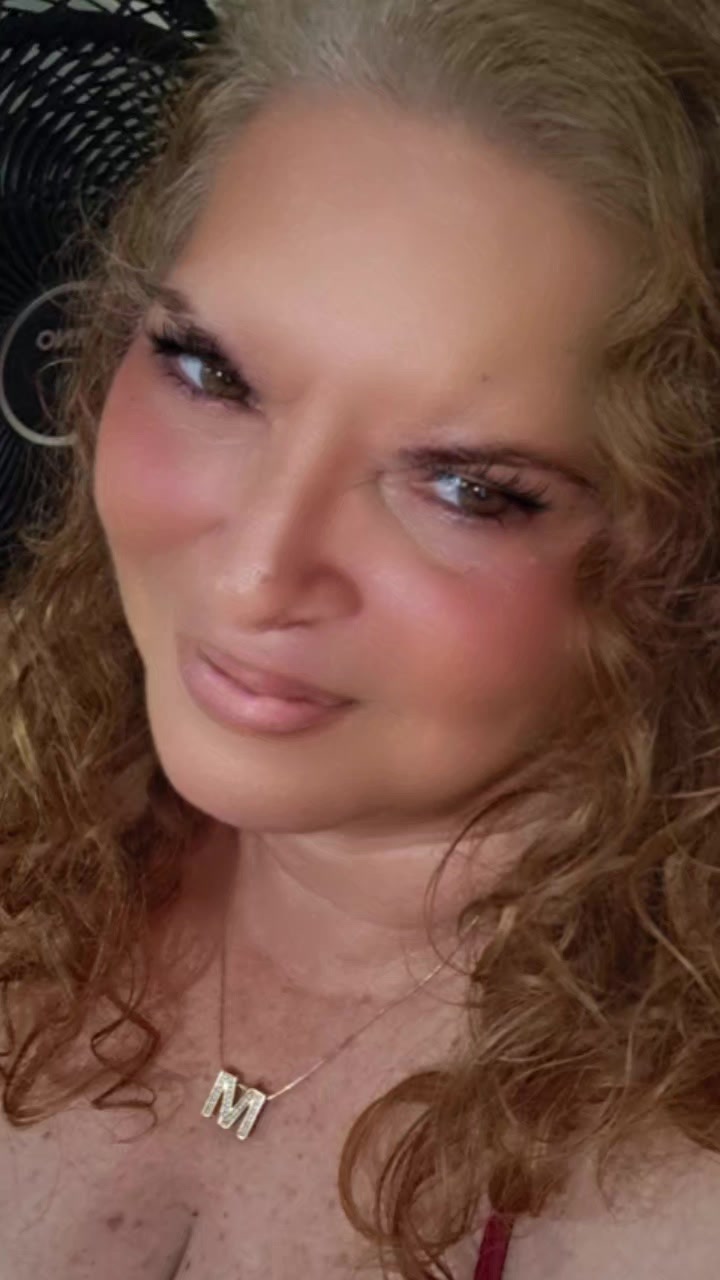 @L&uacute;cia  Grilo 🦗
