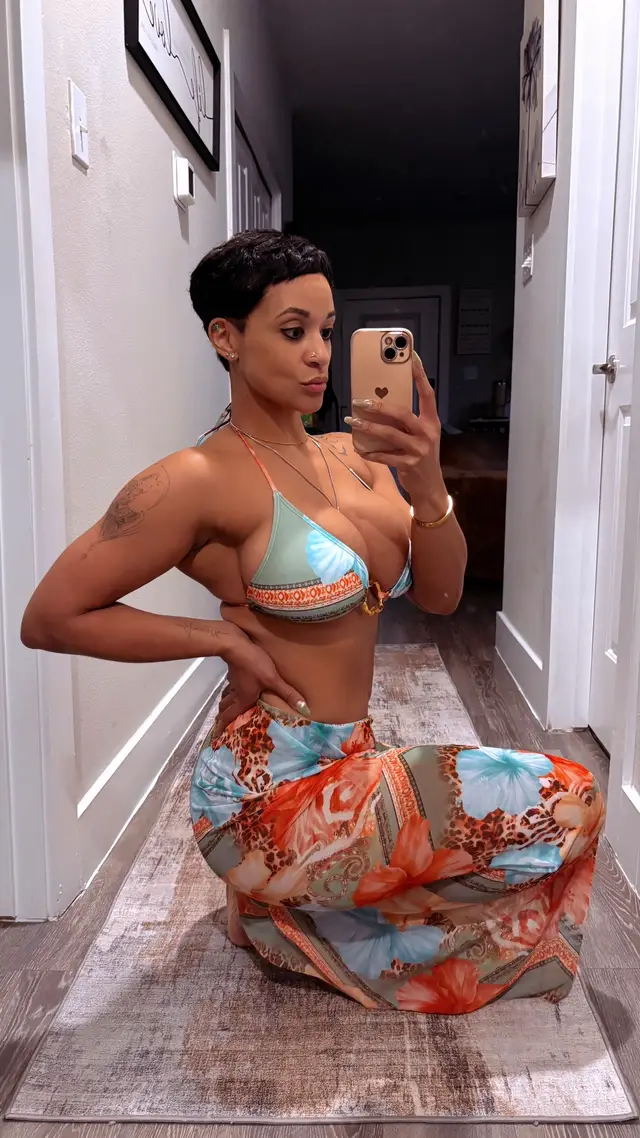 @Jazmondmonique