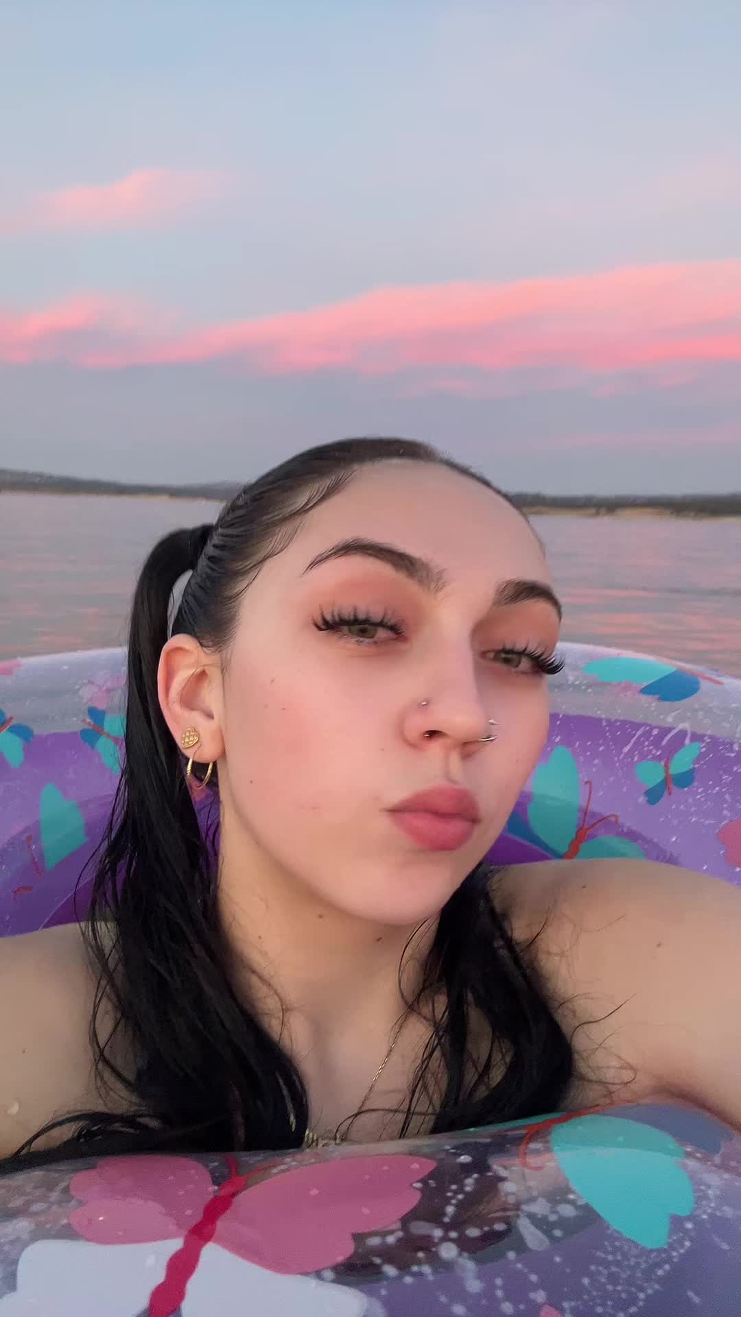 @*+^🦋^+*