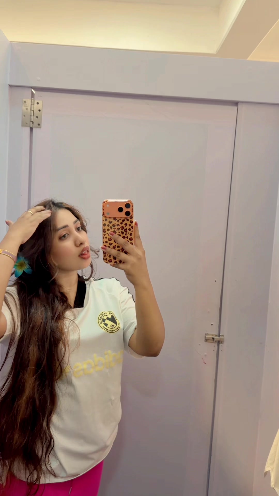 @𝐀𝐩𝐬𝐚𝐫𝐚𝐯𝐢🌻