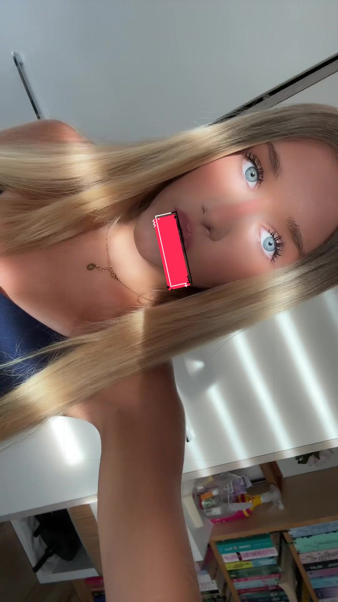 @⃟