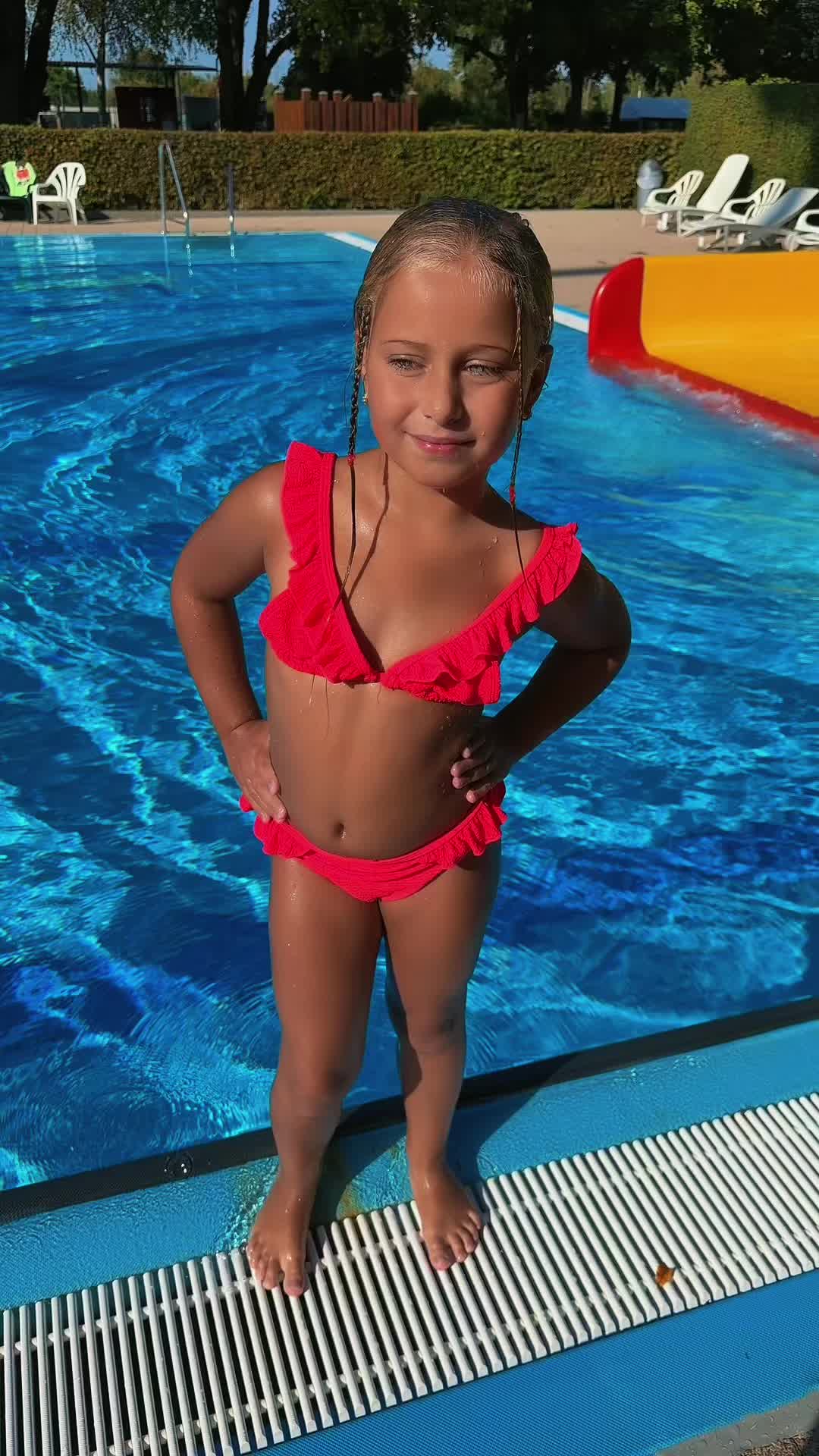 @chloehopeofficial