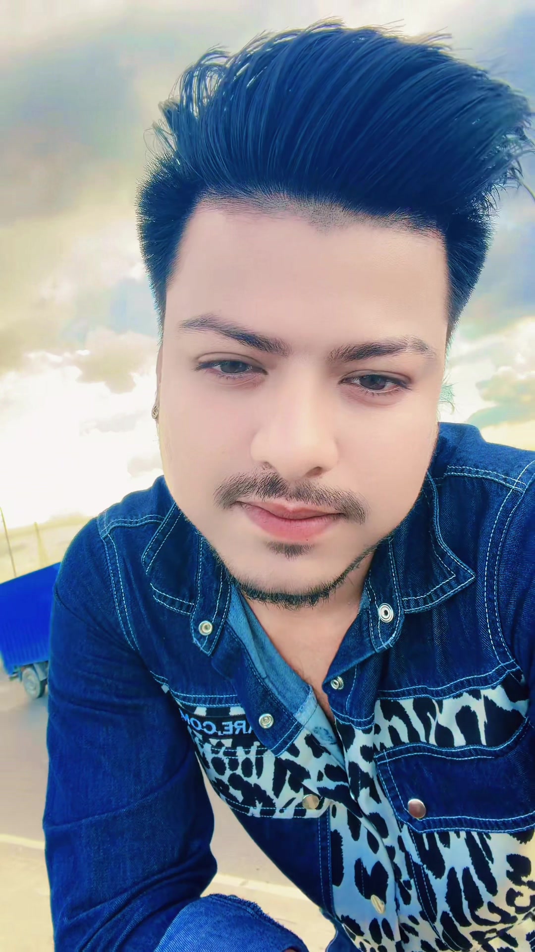 @Max Ovi Riaz