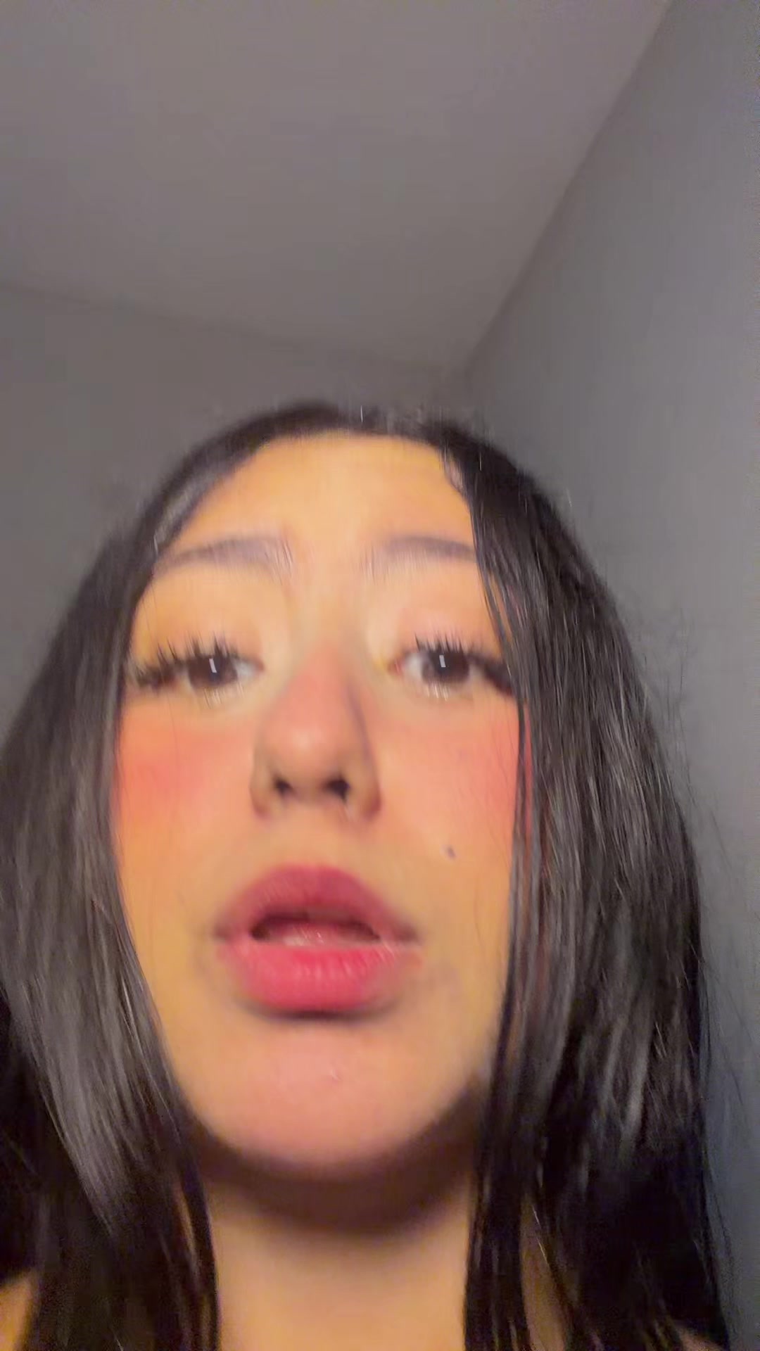 @𝙻𝙰 𝙿𝙸𝙽𝙲𝙷𝙴 𝚈𝙴𝚂𝙸🌴🦋
