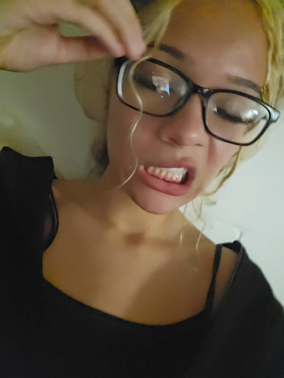 @🦄