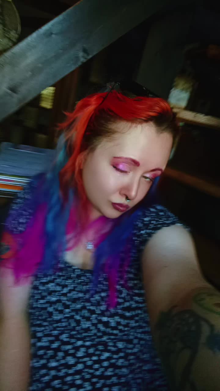 @Rainbowshit13🌺