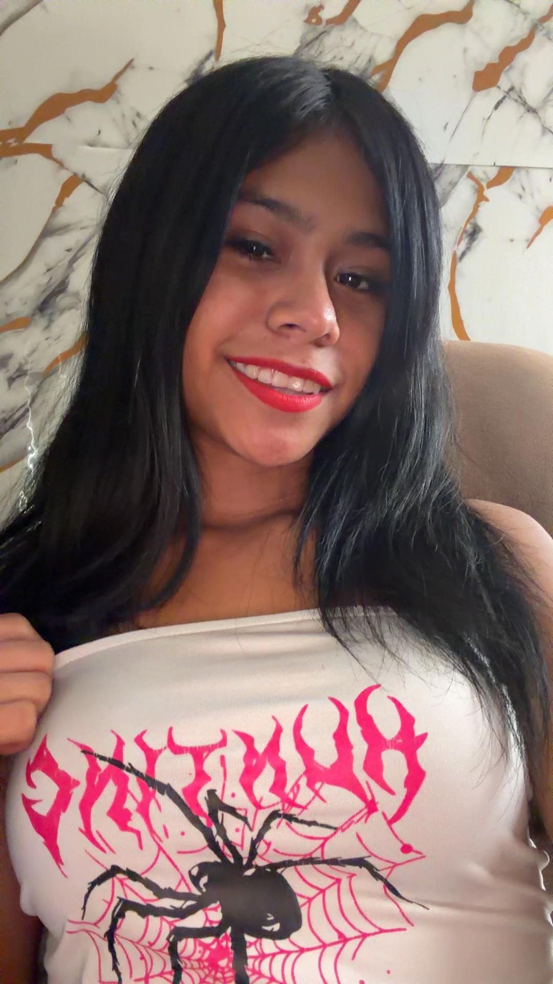 @Esme Luna💕