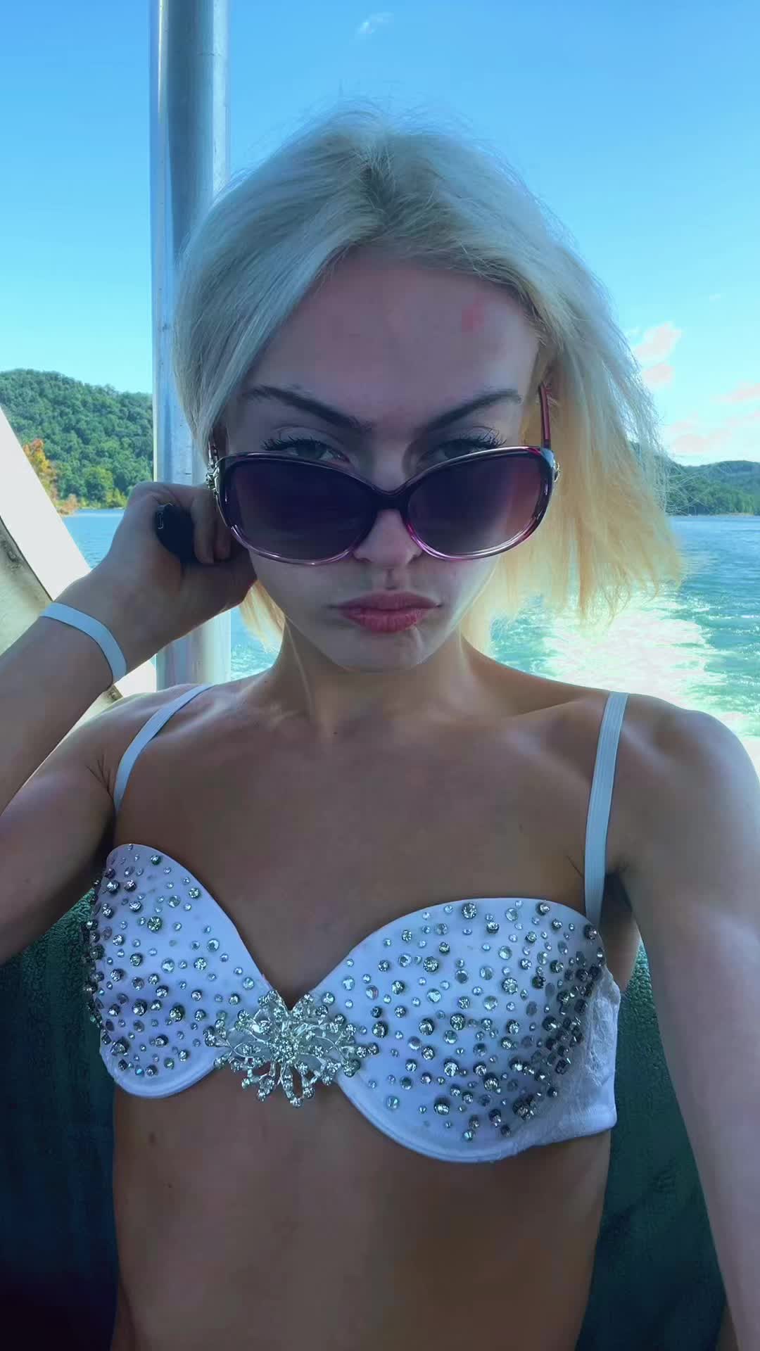 @𝒞𝒽𝒶𝓃𝑒𝓁 &deg;𝟧