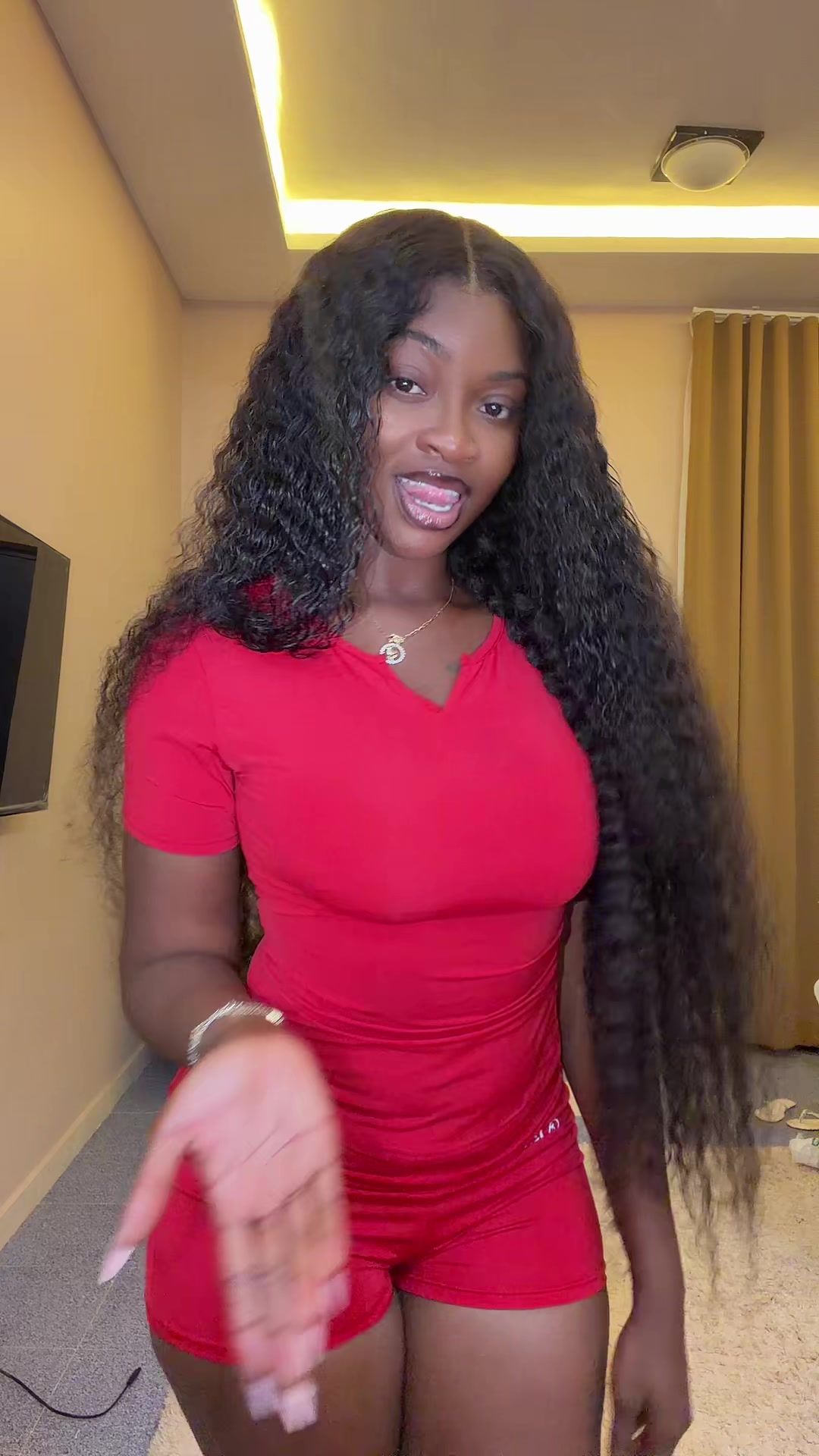 @Adjoa Tee💕