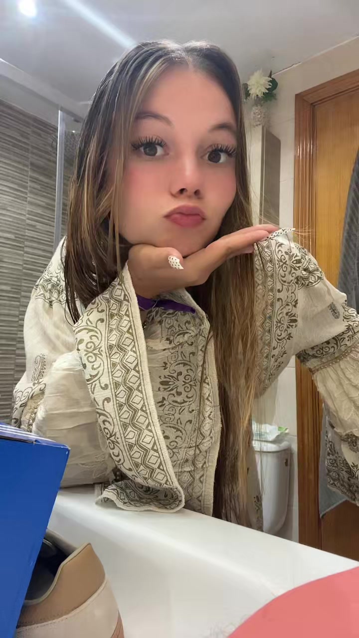 @✯