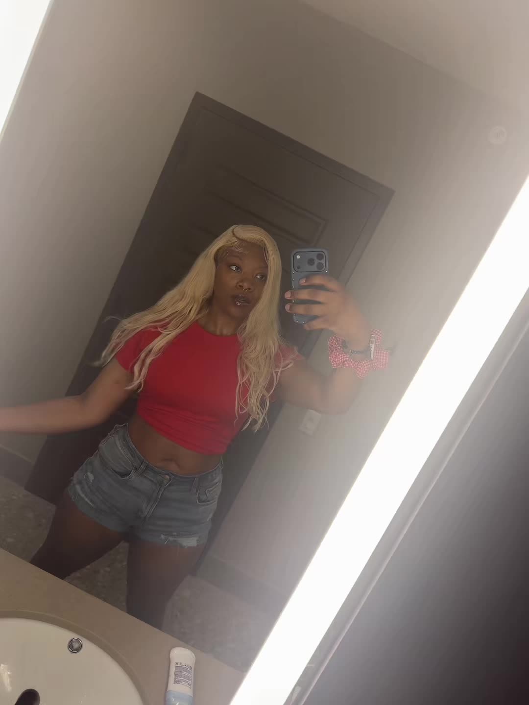 @~💋