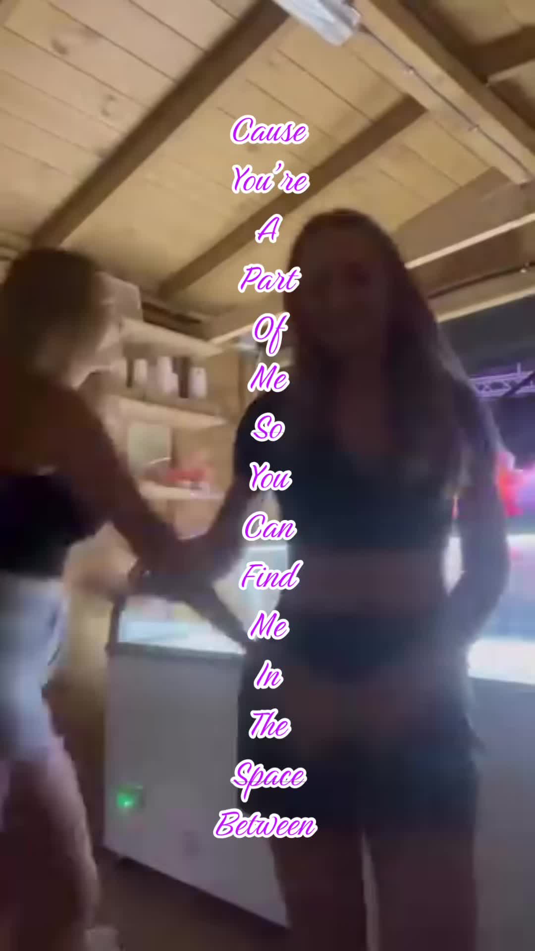 @🧙🏽&zwj;♀️🤍