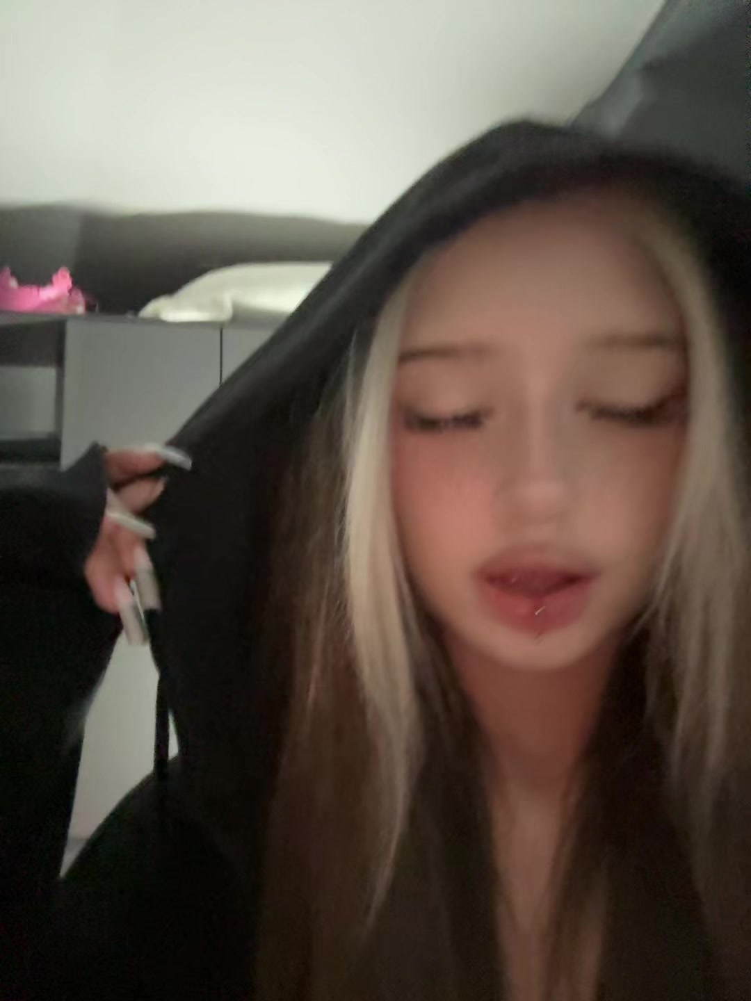 @Пчела