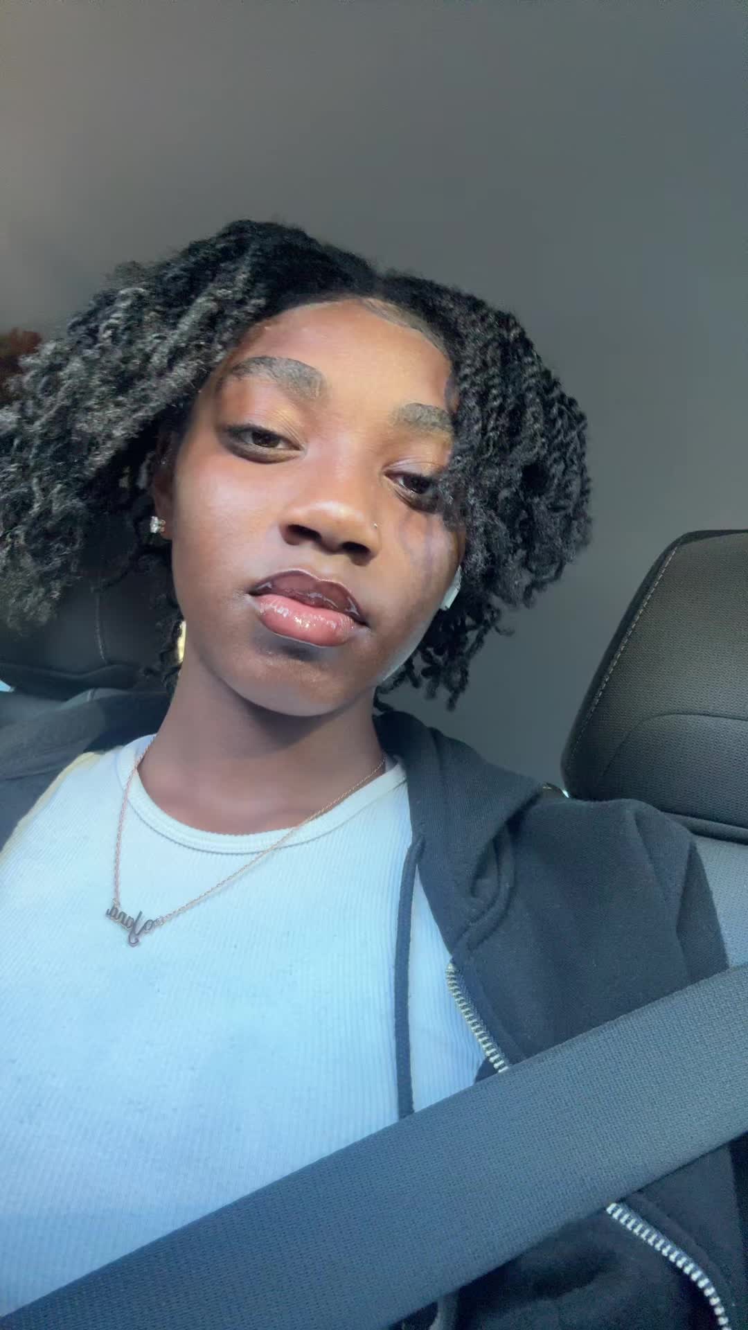 @lil_yani_17