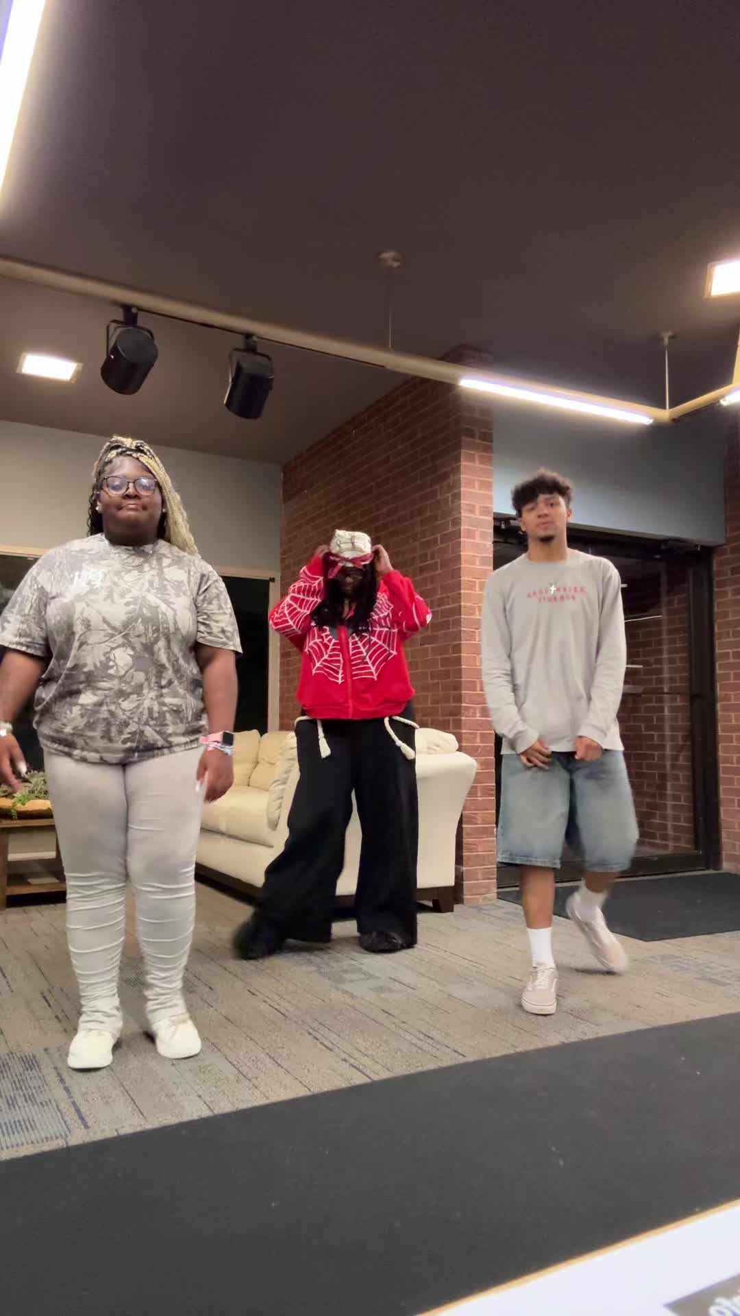 @:p